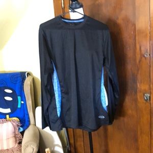 Boy’s Under Armour Like Material Shirt Size Large